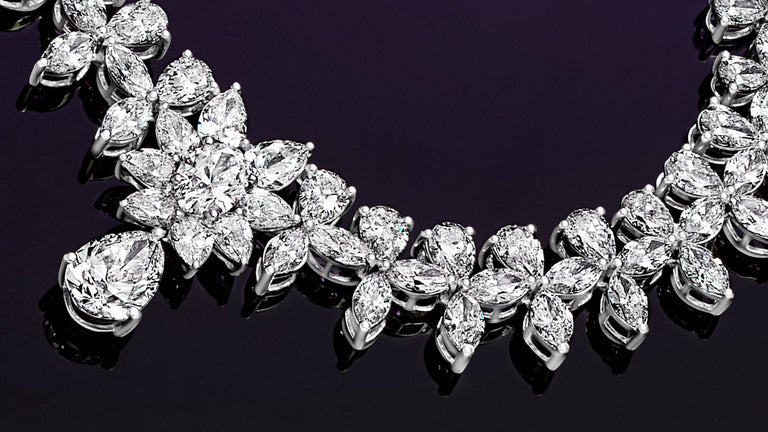 What Jewelry to Wear with a Wedding Dress