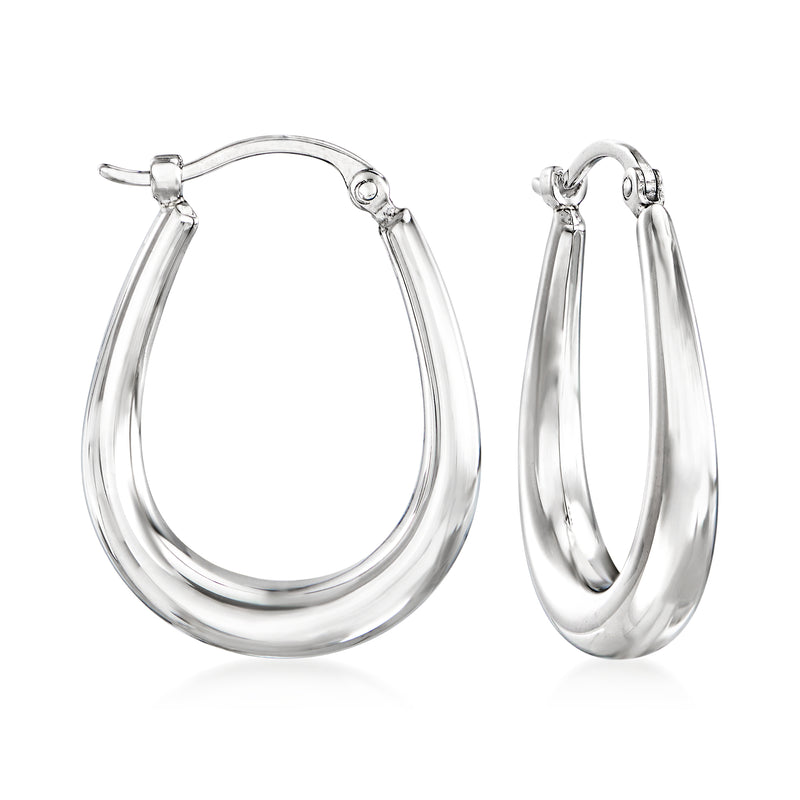 Tapered hoop earrings in 14kt white gold, oval shape