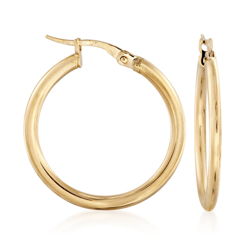 18kt yellow gold hoop earrings with hinged clasp, smooth round profile.