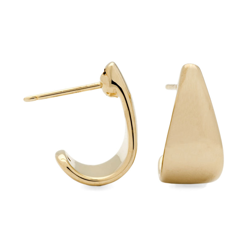 Graduated J-hoop earrings in 14kt yellow gold with post backs