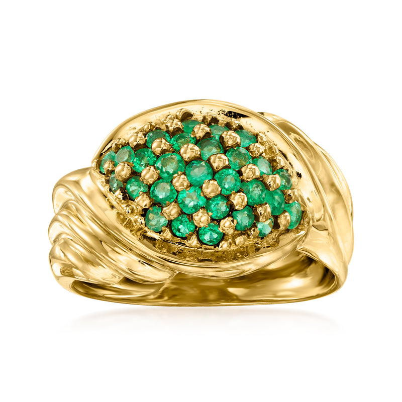 Vintage emerald ring in 18kt yellow gold with clustered green gemstones