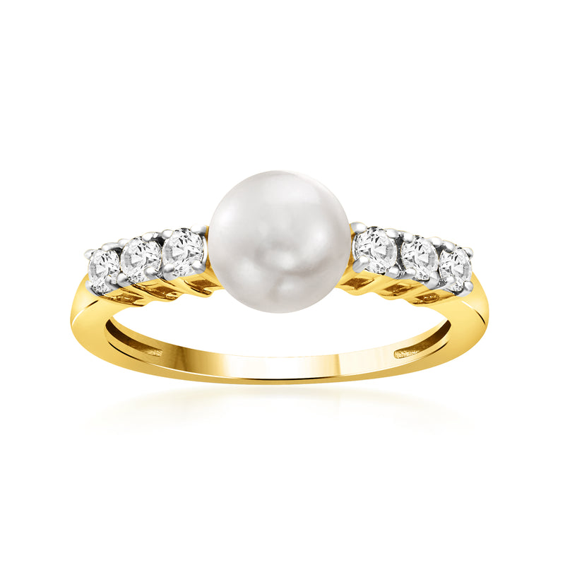 Cultured pearl and diamond ring with white pearl on 14kt yellow gold band