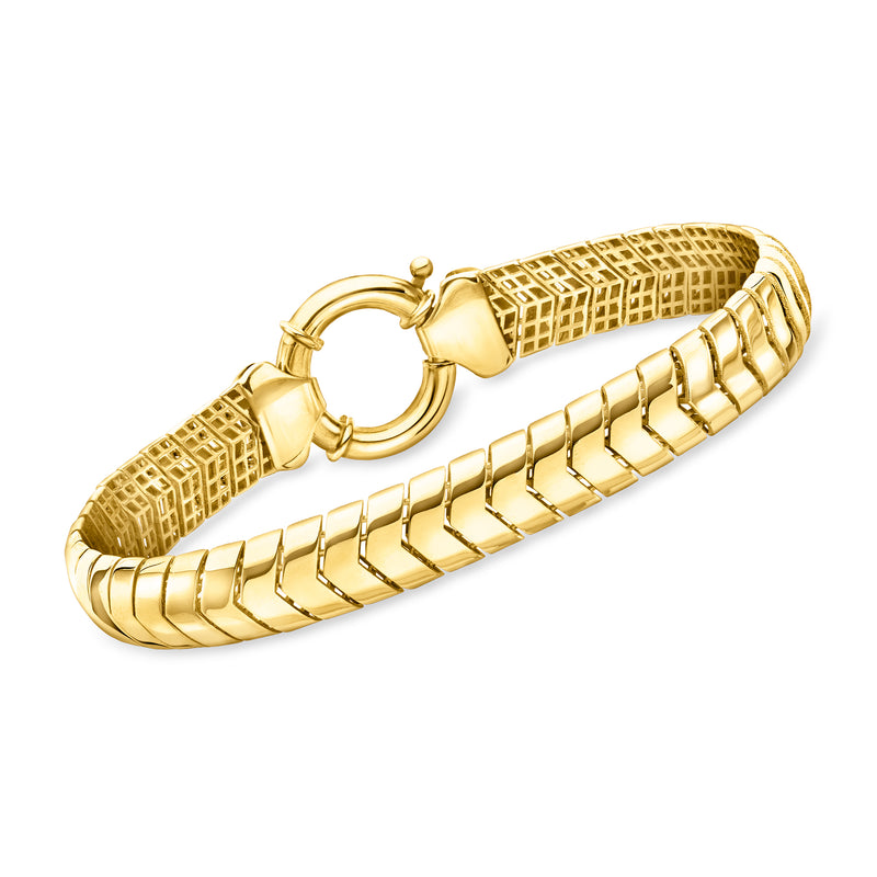 14kt yellow gold chevron-link bracelet with textured lattice links and open oval ring clasp