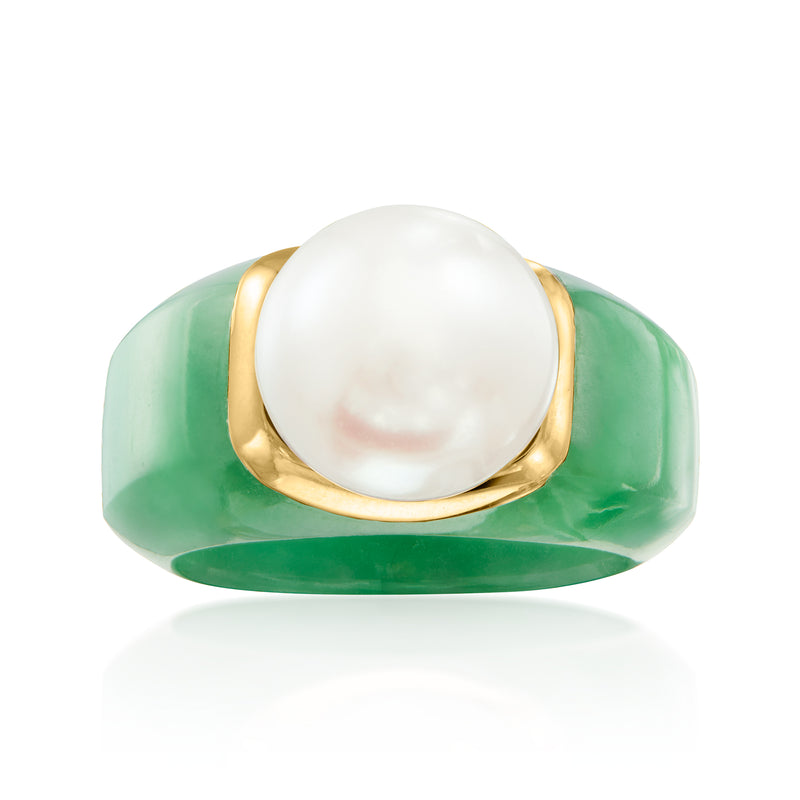 Cultured pearl and green jade ring with yellow gold bezel band