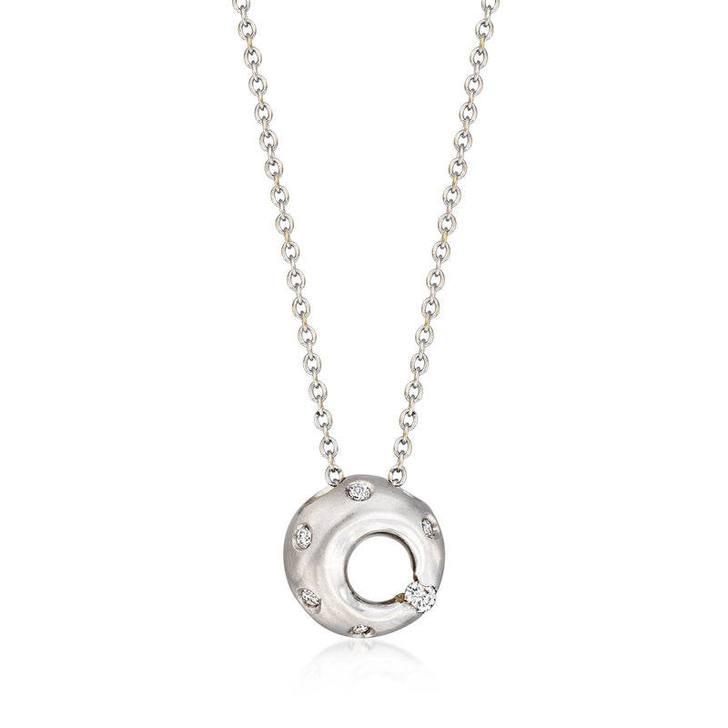 Vintage 18kt white gold circle necklace with diamond-studded center ring pendant