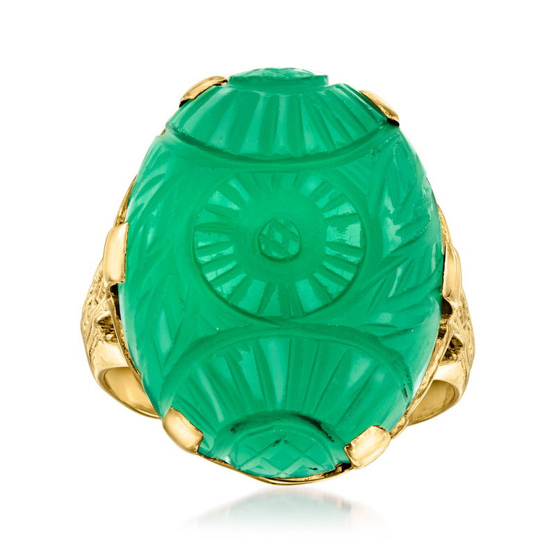 Vintage green chalcedony ring in 10kt yellow gold, oval cabochon setting