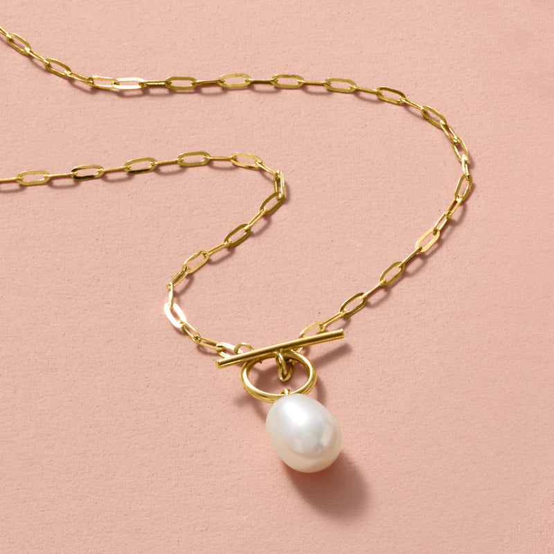 Cultured pearl paper clip link toggle necklace in 14kt yellow gold