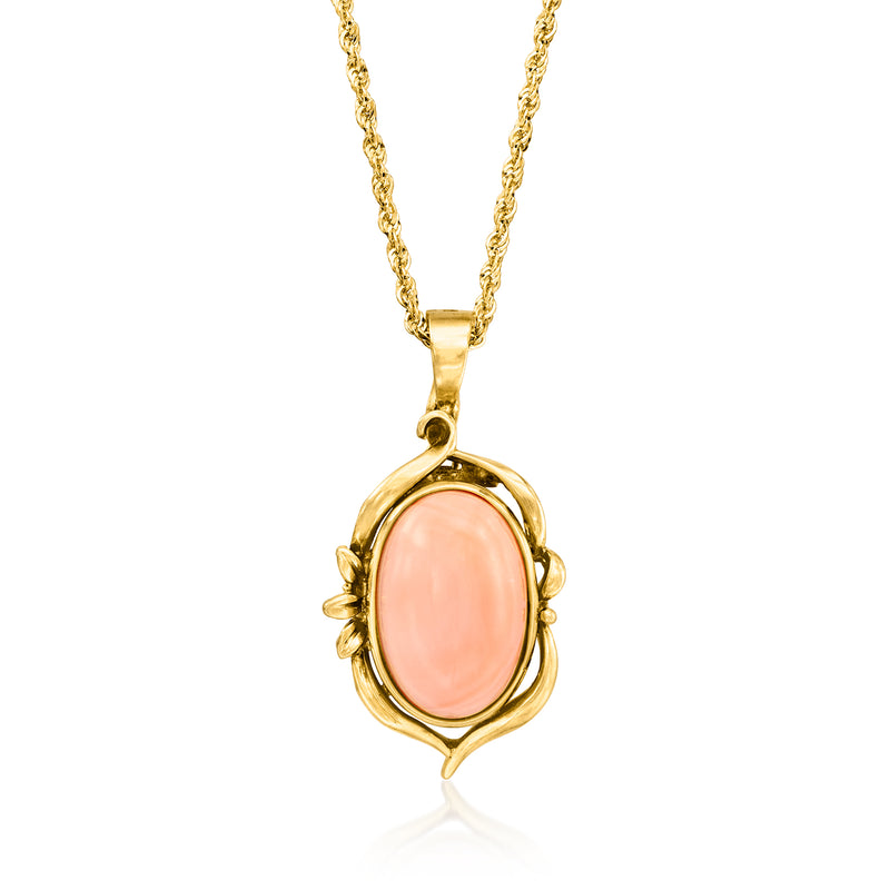 Vintage coral-pink oval pendant necklace in 14kt yellow gold