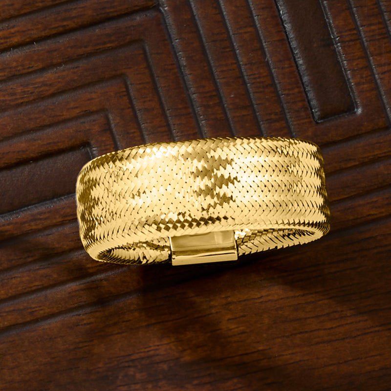 10kt yellow gold mesh stretch ring with rectangular clasp at front, wide profile