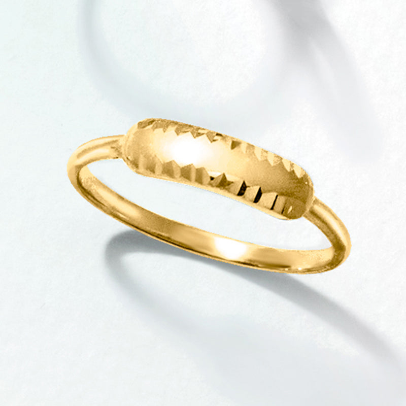 10kt yellow gold diamond-cut bar ring, angled view of faceted top