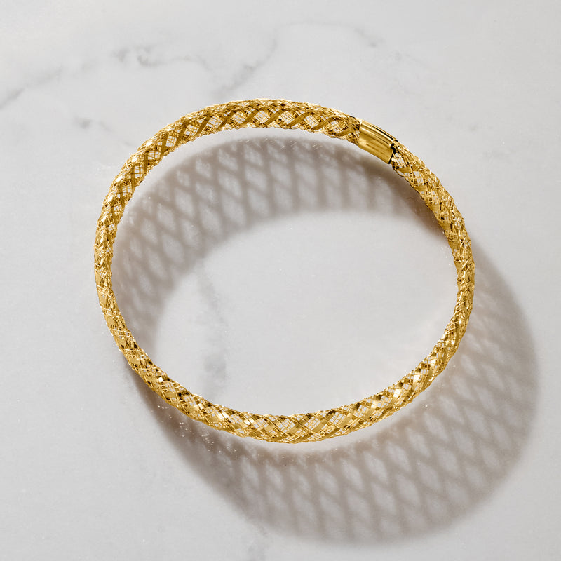 Yellow gold mesh bangle bracelet, flat oval view