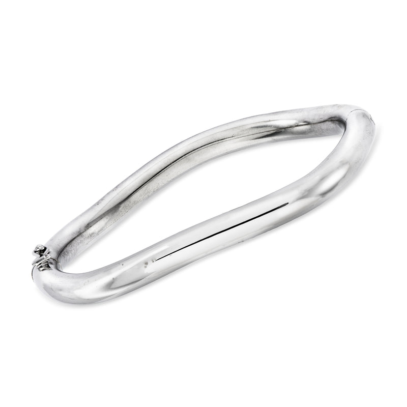 Vintage 18kt white gold wavy bangle bracelet with hinged clasp