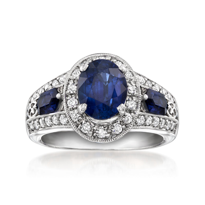 Vintage sapphire and diamond ring in 18kt white gold with oval blue center stone