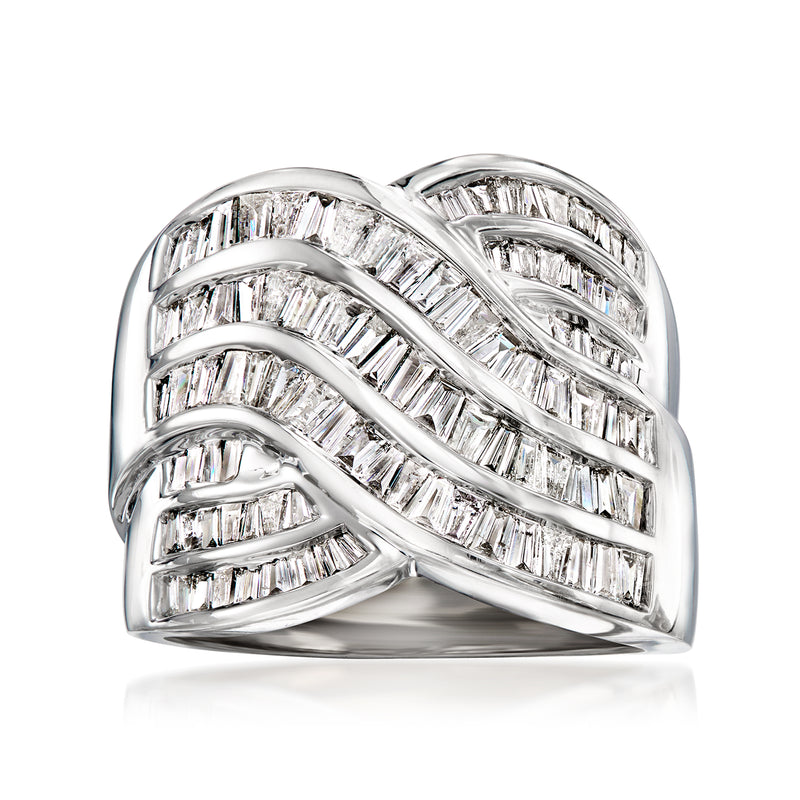Twisted 14kt white gold ring with baguette-cut diamond rows