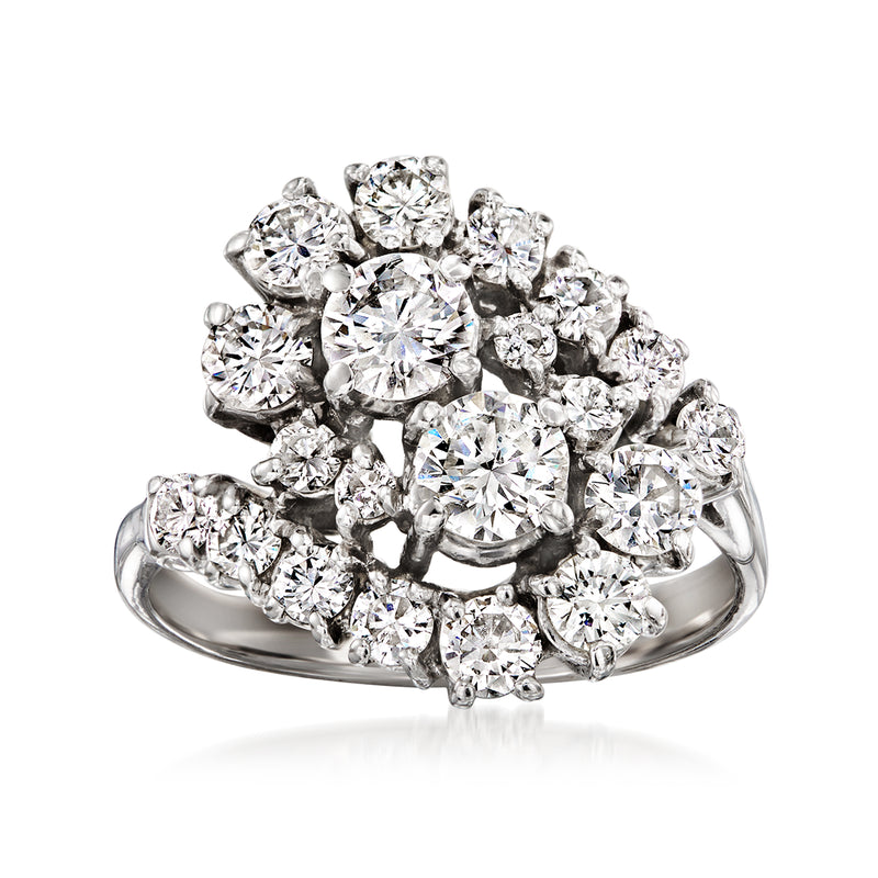 Vintage diamond cluster ring in 14kt white gold with round brilliant-cut stones