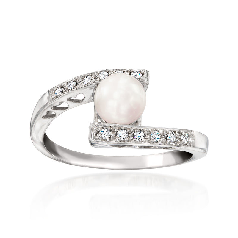 Vintage cultured pearl and diamond ring in 14kt white gold with bezel-set pearl
