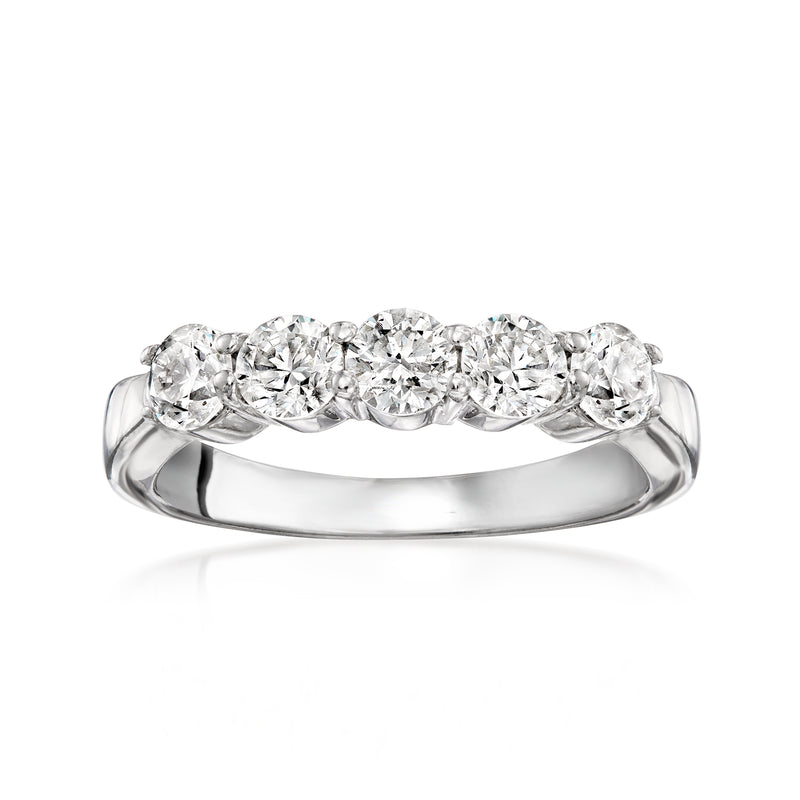 Diamond five-stone ring with five round stones in 14kt white gold band