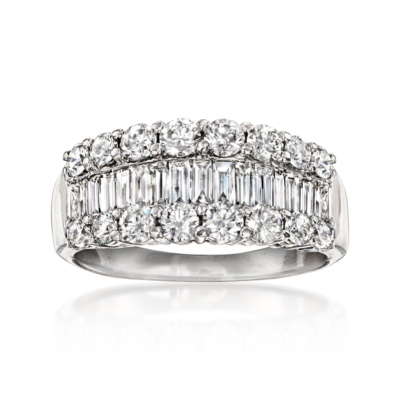 18kt white gold diamond ring with baguette and round stones