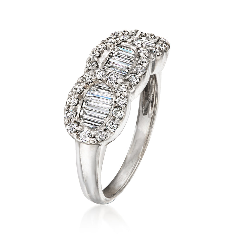 Vintage diamond ring in 18kt white gold with baguette and round stones