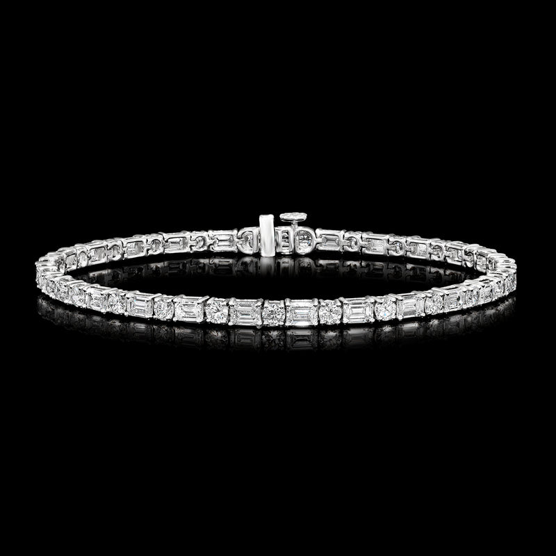 White gold diamond tennis bracelet with box clasp and sparkling stones