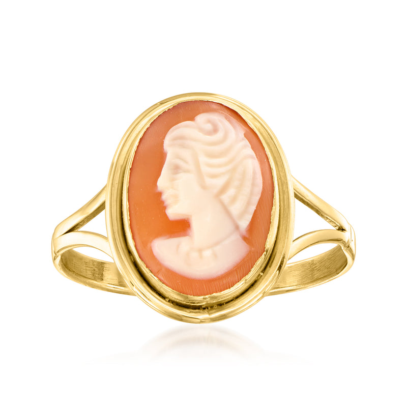 Oval shell cameo ring in 18kt yellow gold, brown oval with white profile.
