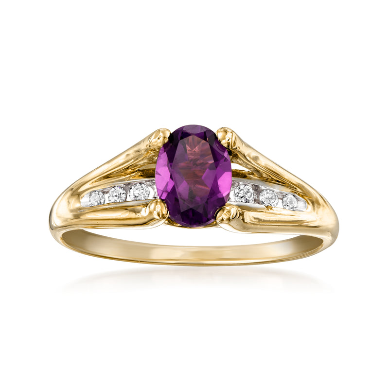 Vintage amethyst and diamond ring in 14kt yellow gold with oval purple gemstone