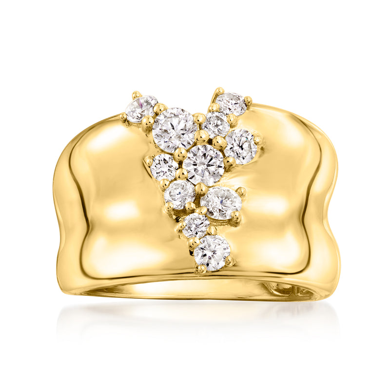 14kt yellow gold scattered-diamond ring with round white diamonds in a cluster