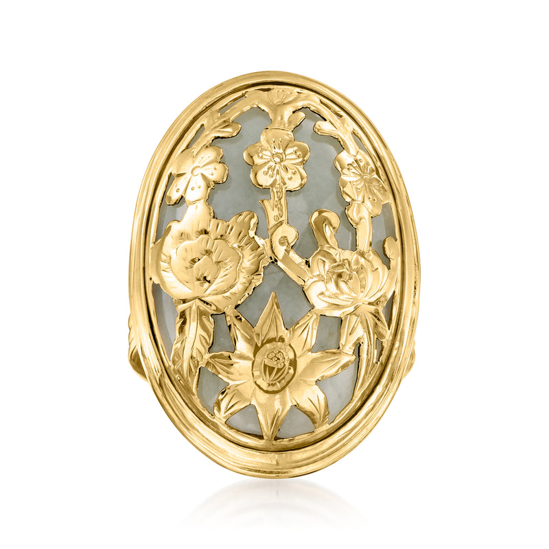 Oval vintage floral ring in 14kt yellow gold with engraved flower details