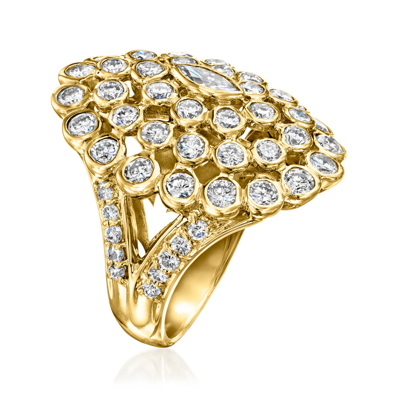 Diamond cluster ring in 18k yellow gold with round stones, scalloped side profile