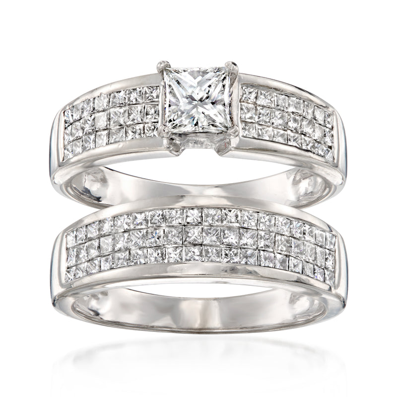 Diamond bridal set in white gold: princess-cut center stone with baguette diamond bands