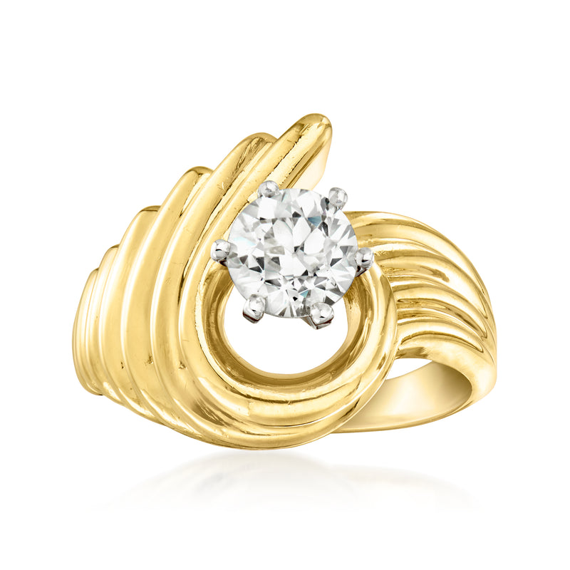 Scalloped 18kt yellow gold diamond ring with round center stone and prong setting