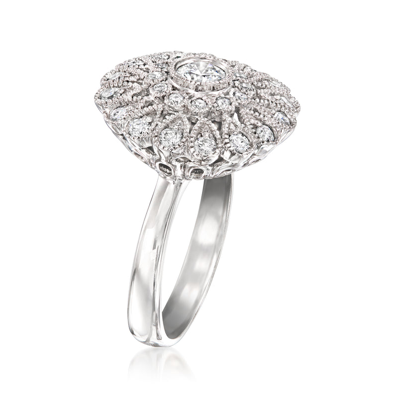 Diamond flower ring in 18kt white gold with pavé setting and split shank