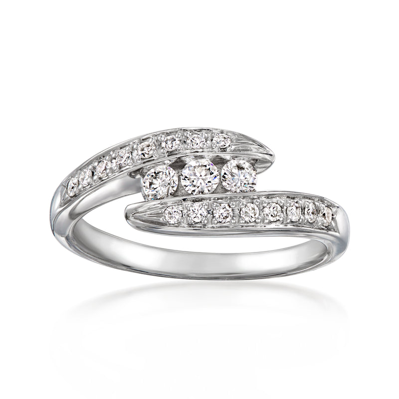 Vintage diamond bypass ring in 14kt white gold with three center stones