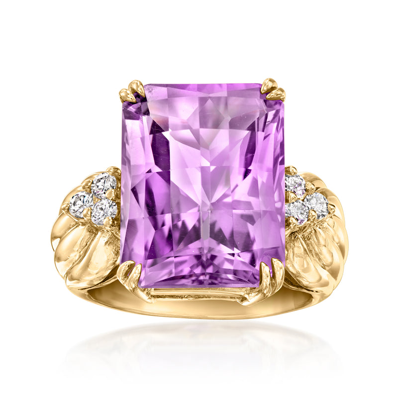 Vintage amethyst and diamond ring in 14kt yellow gold, cushion-cut purple center