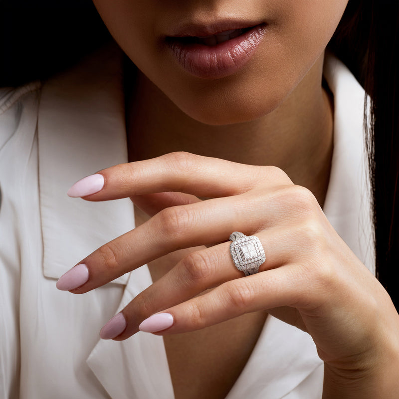 Diamond cluster ring in 14kt white gold with rectangular top