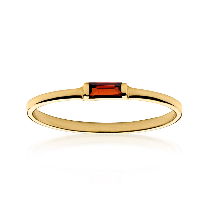 10kt yellow gold rectangle garnet ring with red gemstone center