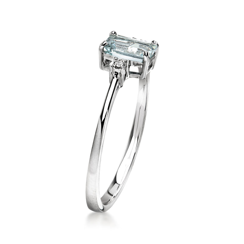Aquamarine and diamond ring, emerald-cut stone in prong setting on 10kt white gold band