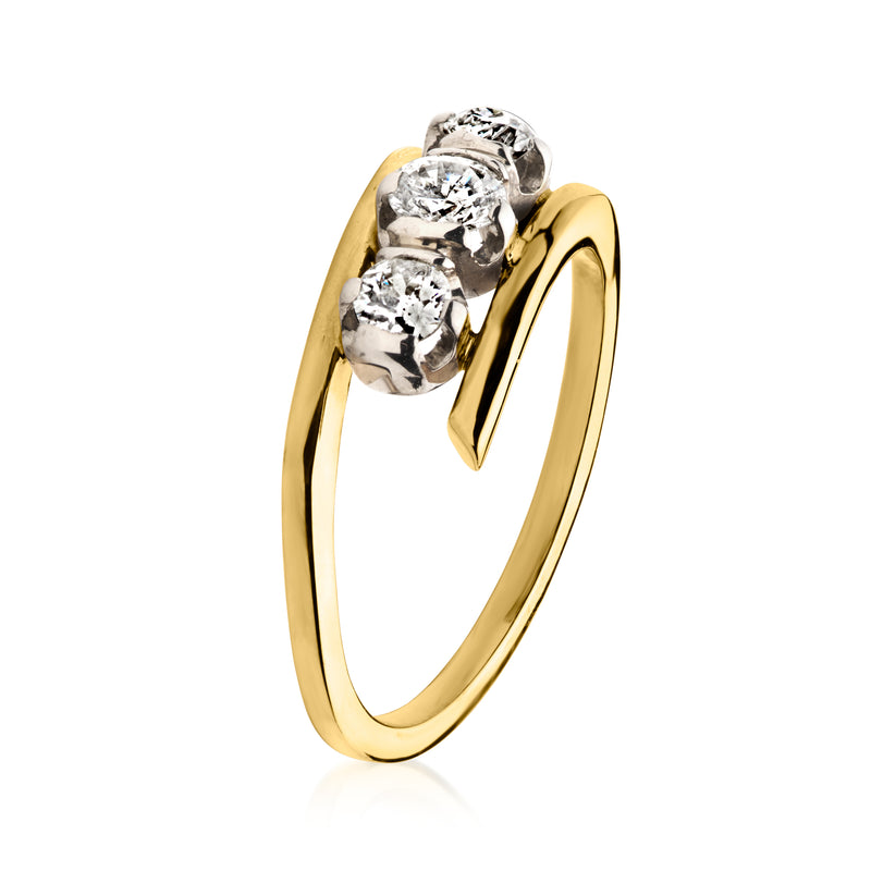 Yellow gold three-stone diamond ring, three round stones in claw settings