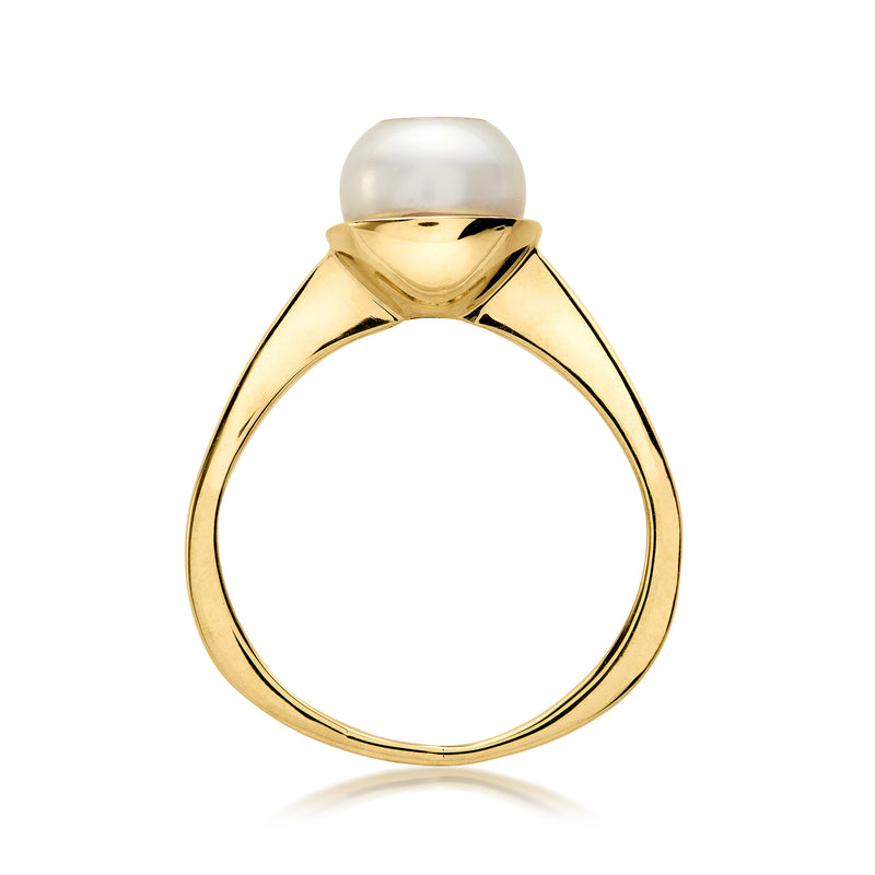 14kt yellow gold ring band with round white pearl setting, side view