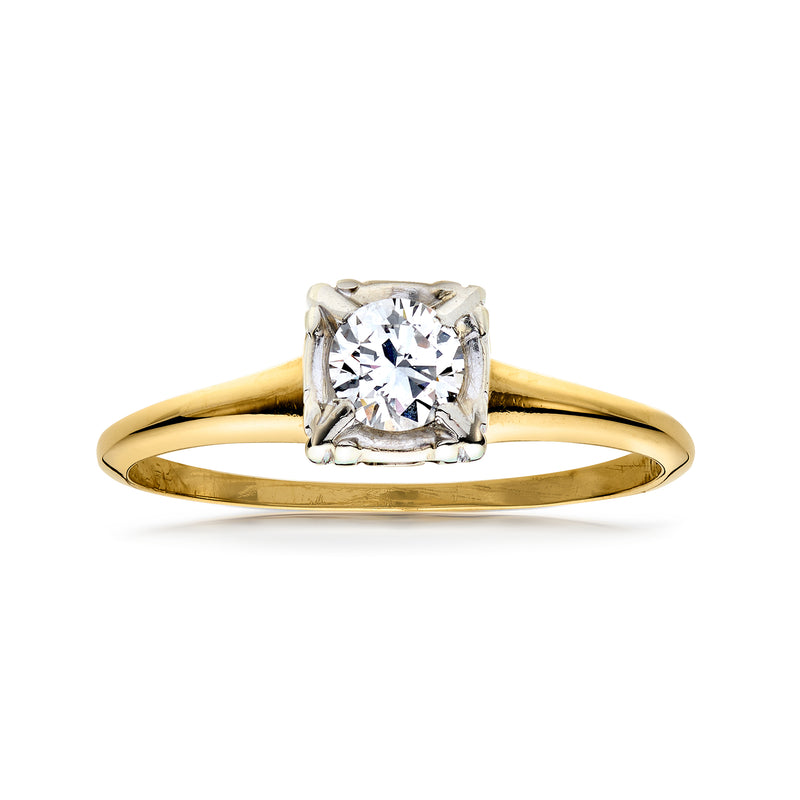 Vintage yellow gold ring with square setting and round diamond center