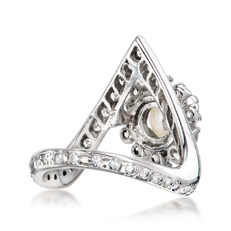 Cultured pearl and diamond vintage ring in 14kt white gold, scalloped open V shank