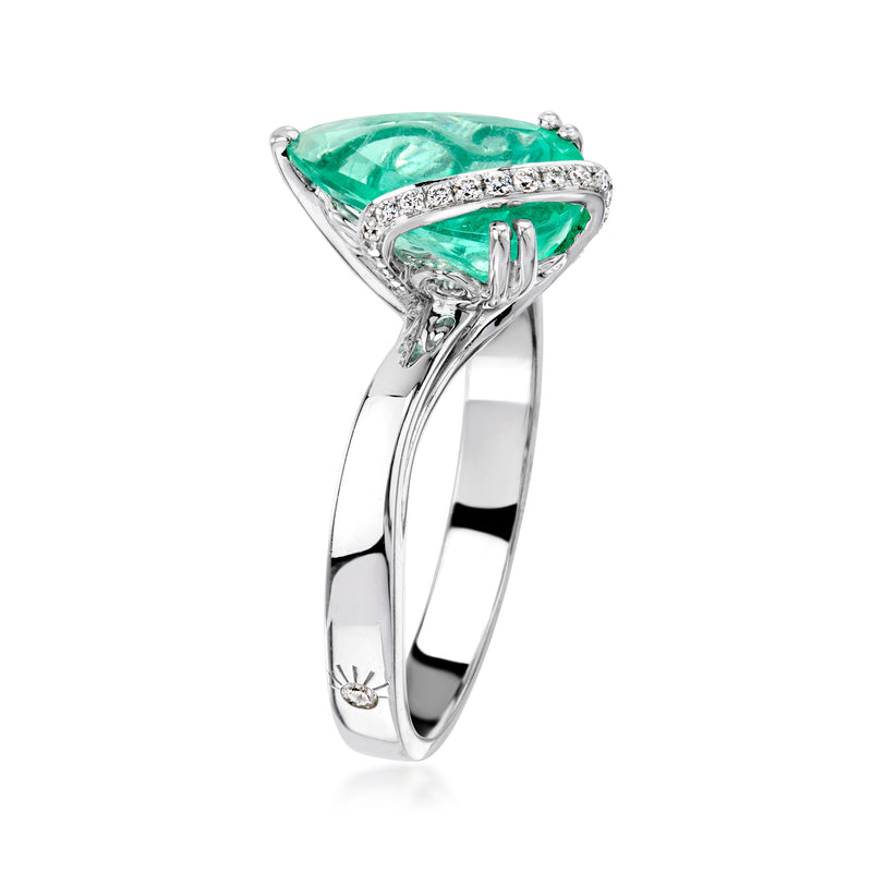 Vintage white gold ring with pear-shaped emerald and diamond accent band
