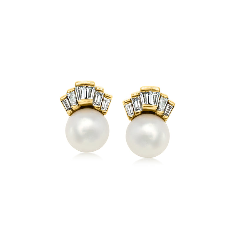 18kt yellow gold stud earrings with white pearl and baguette diamond settings