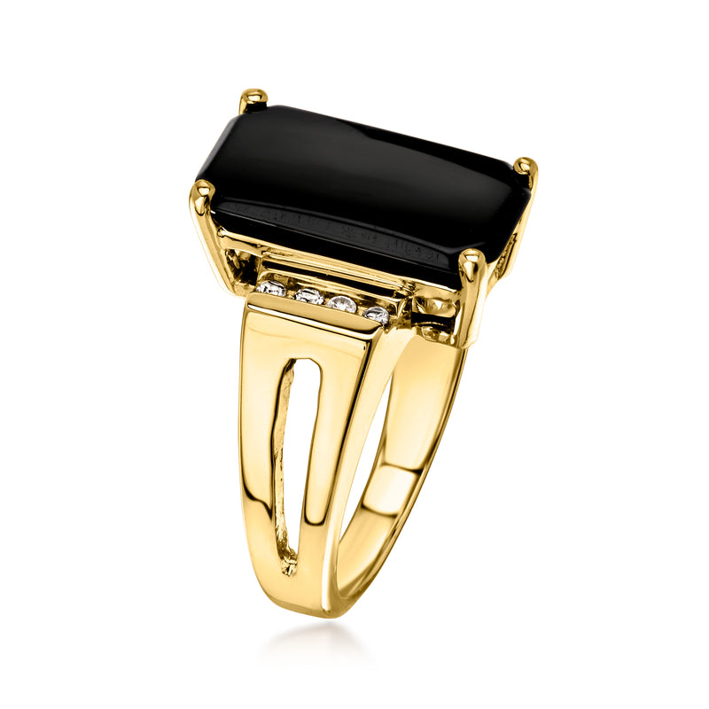 Vintage onyx ring with small diamonds in 14kt yellow gold