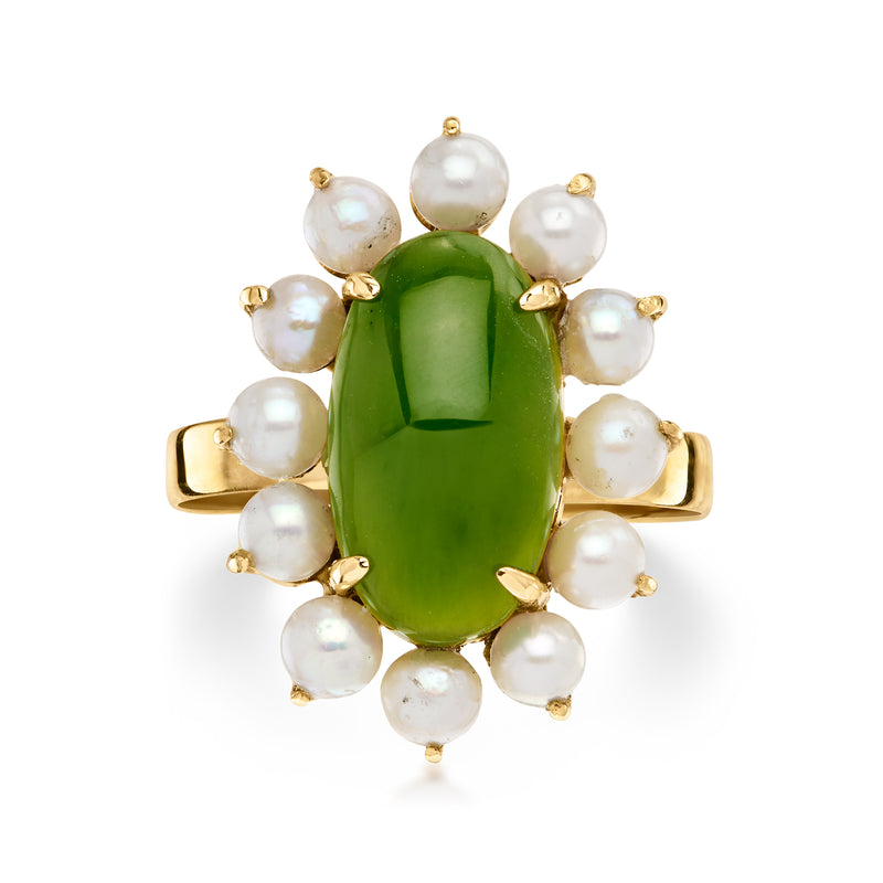 Vintage green oval nephrite ring with white cultured pearls and yellow gold prongs
