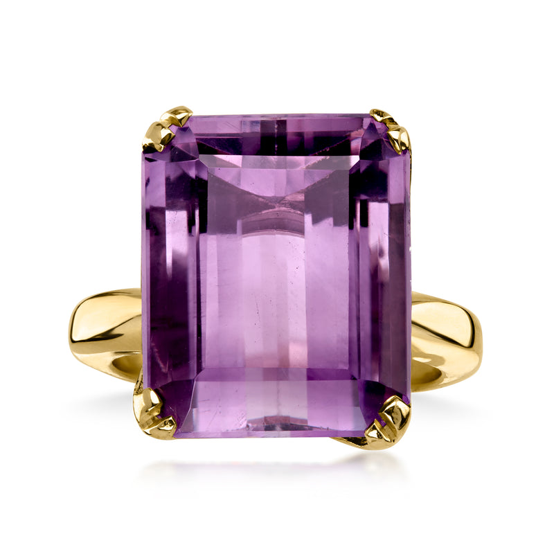C. 1990 Vintage 18.00 Carat Amethyst Ring in 14kt Yellow Gold. Size 7