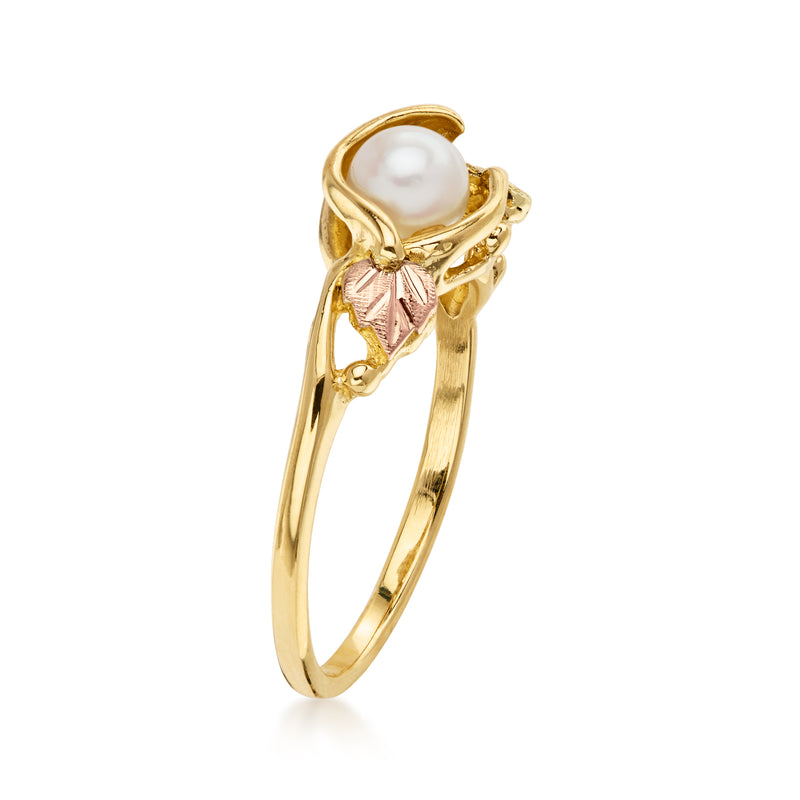 C. 1980 Vintage 5mm Cultured Pearl Leaf Ring in 10kt Two-Tone Gold. Size 6.5