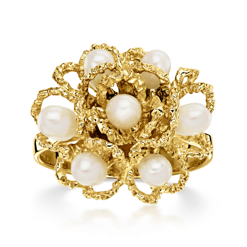 C. 1980 Vintage Cultured Pearl Flower Ring in 18kt Yellow Gold. Size 7.5