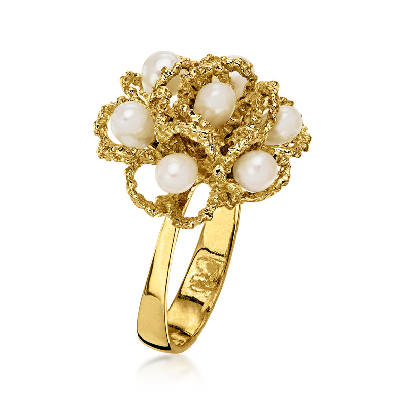 C. 1980 Vintage Cultured Pearl Flower Ring in 18kt Yellow Gold. Size 7.5