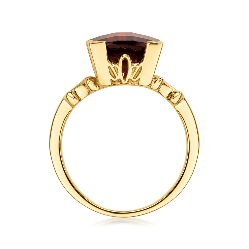 C. 1980 Vintage 5.00 Carat Square Garnet Ring in 14kt Yellow Gold. Size 7